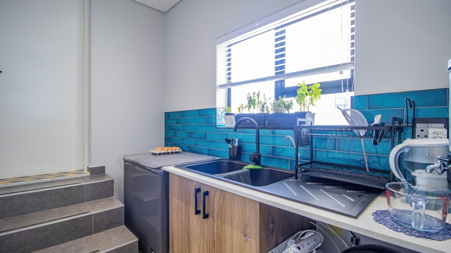 3 Bedroom Property for Sale in Hoogland Western Cape